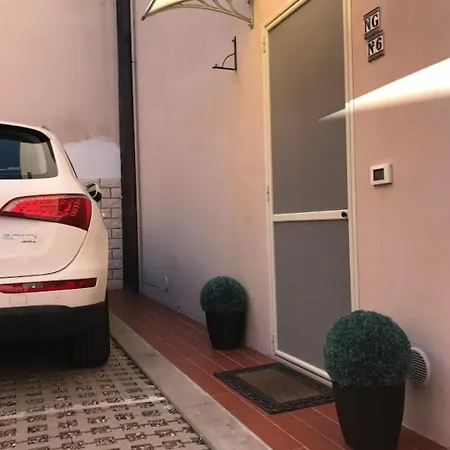 民宿 Facibeni Con Parking *